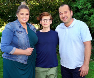 Barwy szczęścia. Aldona (Elżbieta Romanowska), Aleks (Hubert Wiatrowski), Borys (Jakub Wieczorek)