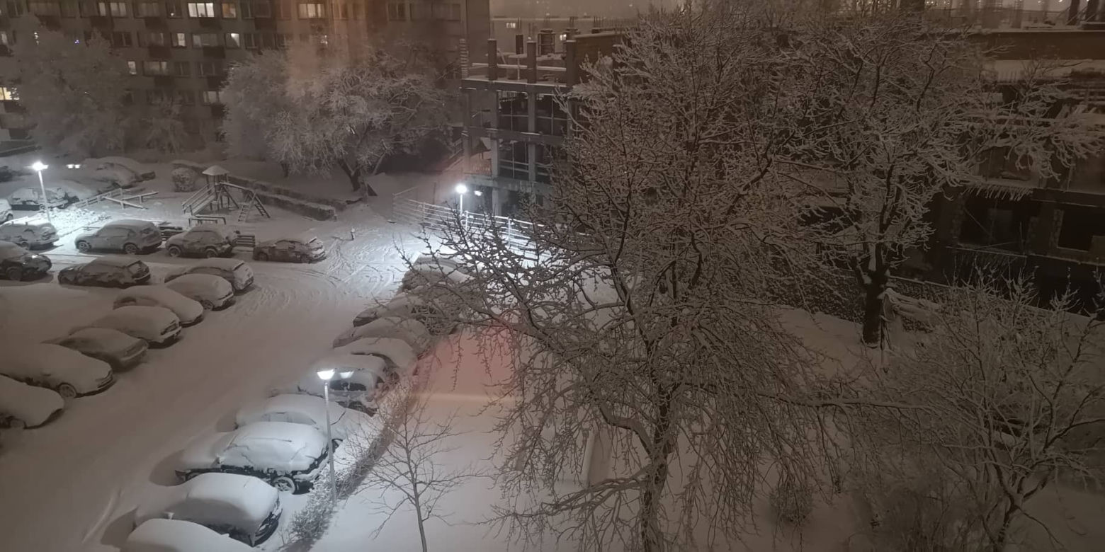 Atak zimy w Białymstoku. Śnieżyca sparaliżowała miasto i region [ZDJĘCIA]