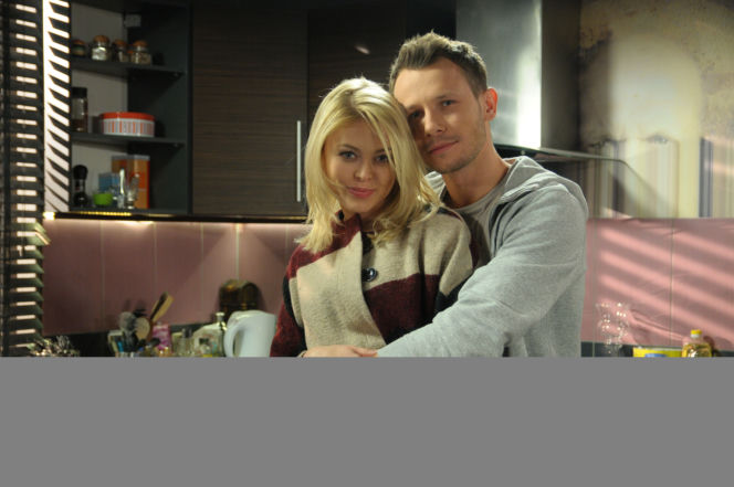 Pierwsza miłość. Radek (Mateusz Banasiuk), Jowita (Joanna Opozda)