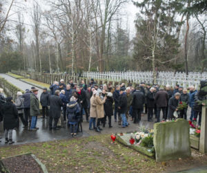 Spotkanie przy grobie Józefa Oleksego na Powązkach