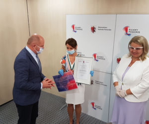 Terapeuci z Kujaw i Pomorza nagrodzeni przez marszałka województwa