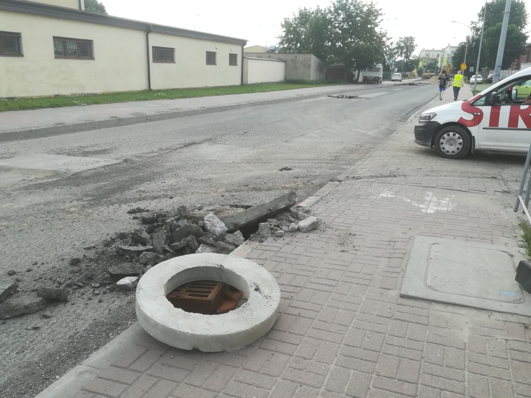 Zobacz, jak przebiega remont drugiego odcinka ul. Składowej w Siedlcach. Czy kierowcy stosują się do oznakowania?