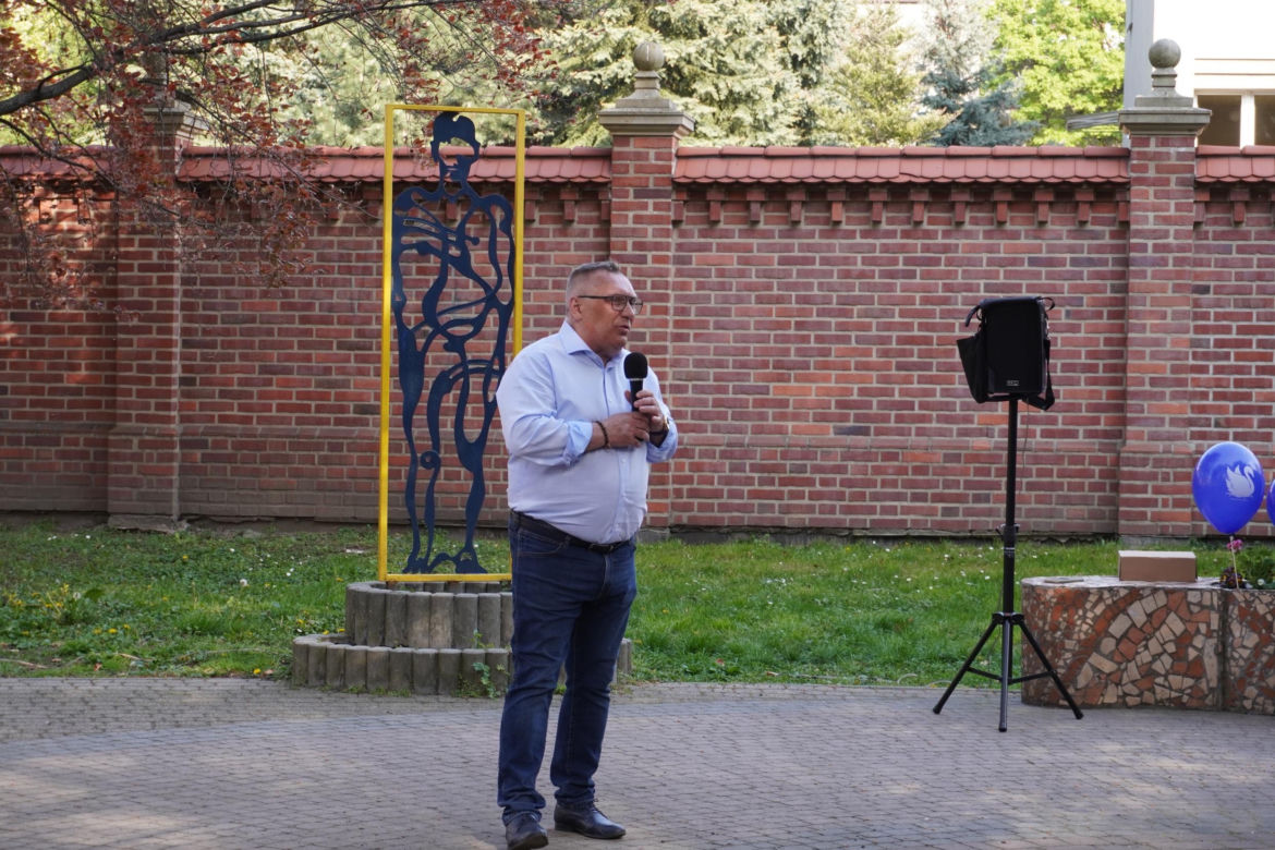 Henryk Łabędź spotkał się z mieszkańcami Tarnowa na skwerze Alicji i Jana Preiss