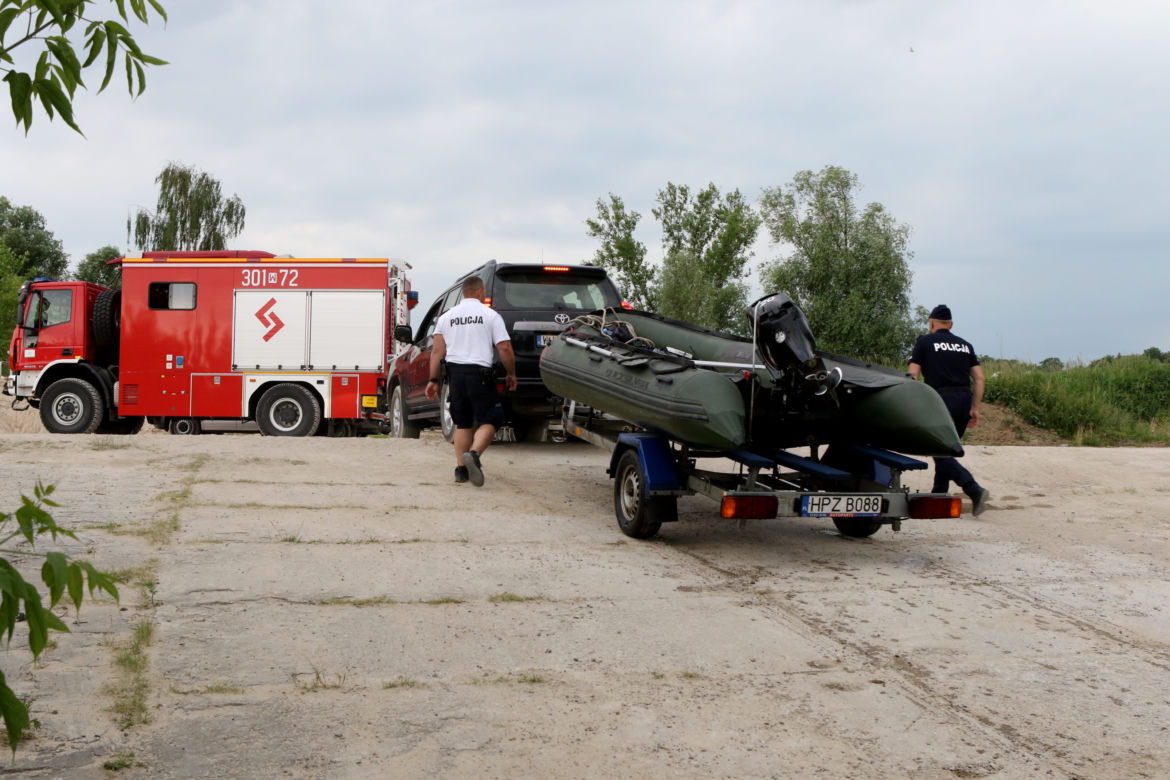 Na plaży w Górze Kalwarii stanął znak zakazu pływania. "Szkoda, że po tragedii"
