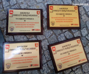 Policjanci z Katowic robią cuda na drążku! Najlepiej w całym kraju [ZDJĘCIA]