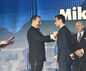 Radosław Sikorski odznaczył Ambasadorów Totalizatora Sportowego