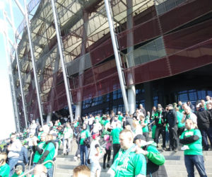 Zamieszanie pod Stadionem Narodowym w Warszawie - kibic Lechii Gdańsk mieli problem z wejściem na mecz!