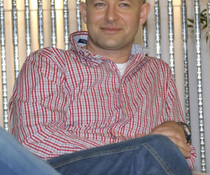 Od amanta z „Magdy M.” do twardziela z brodą. Tak przez lata zmieniał się Szymon Bobrowski