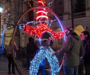 W Warszawie rozbłysła świąteczna iluminacja