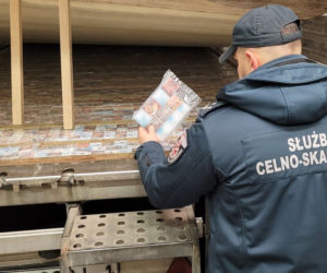 Ciężarówki z nielegalnymi papierosami zatrzymane na wschodniej granicy. Kierowcom grożą wysokie grzywny [FOTO]