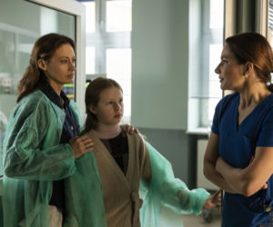 Tajemnica zawodowa odc. 1. Julia Żurawska (Magdalena Różczka), Kinga Górska (Anna Dereszowska), Lenka (Antonina Litwiniak)