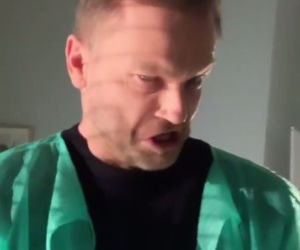 M jak miłość. Andrzej Budzyński (Krystian Wieczorek) w szpitalu u Magdy