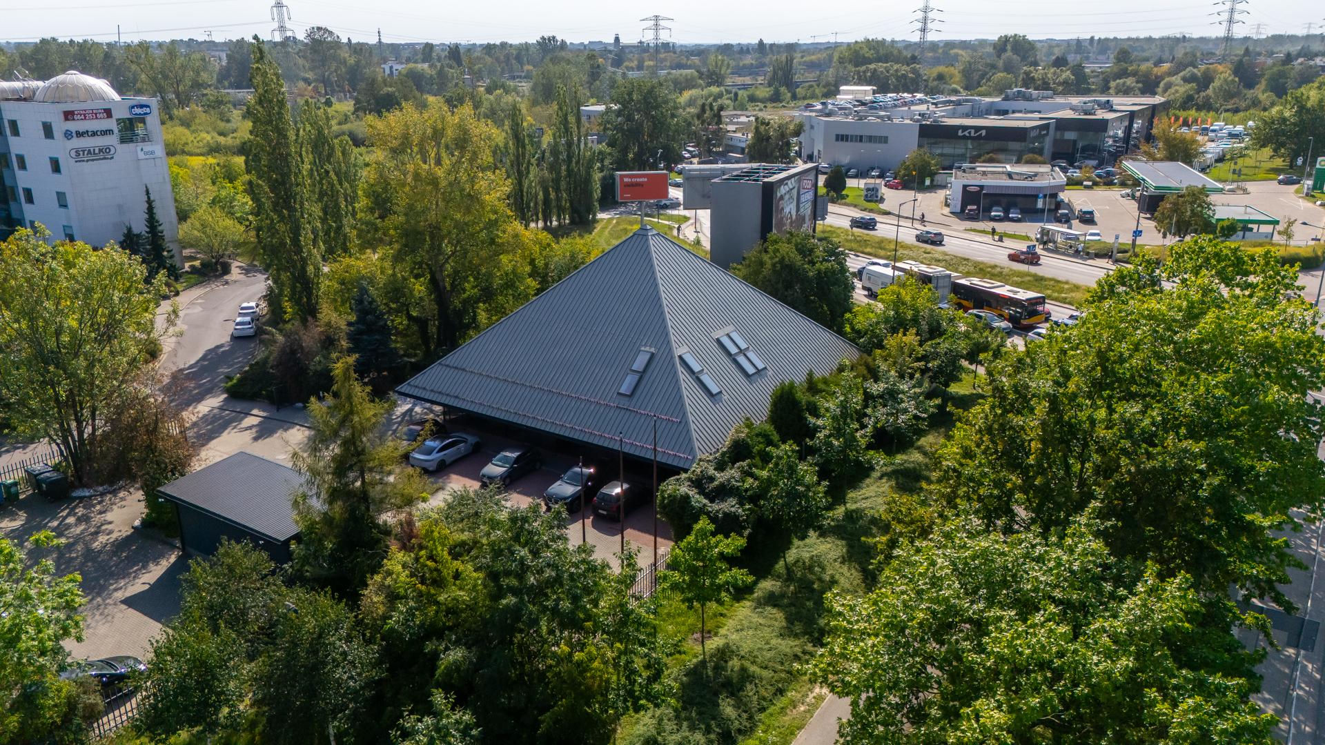 Piramida przy Połczyńskiej w Warszawie
