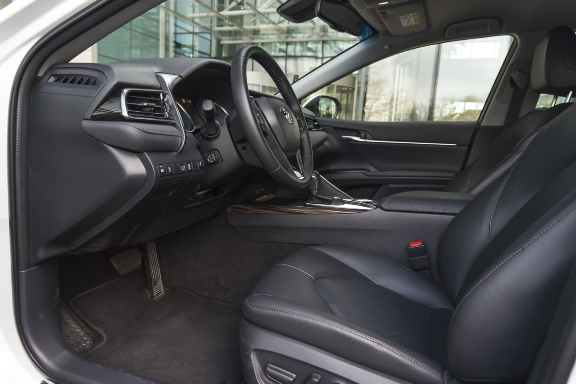 Toyota Camry 2.5 Hybrid 218 KM e-CVT Executive + VIP