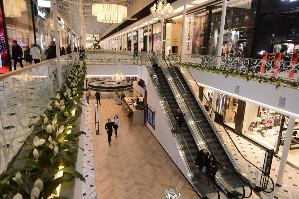 Alarm bombowy w centrum handlowym Promenada 