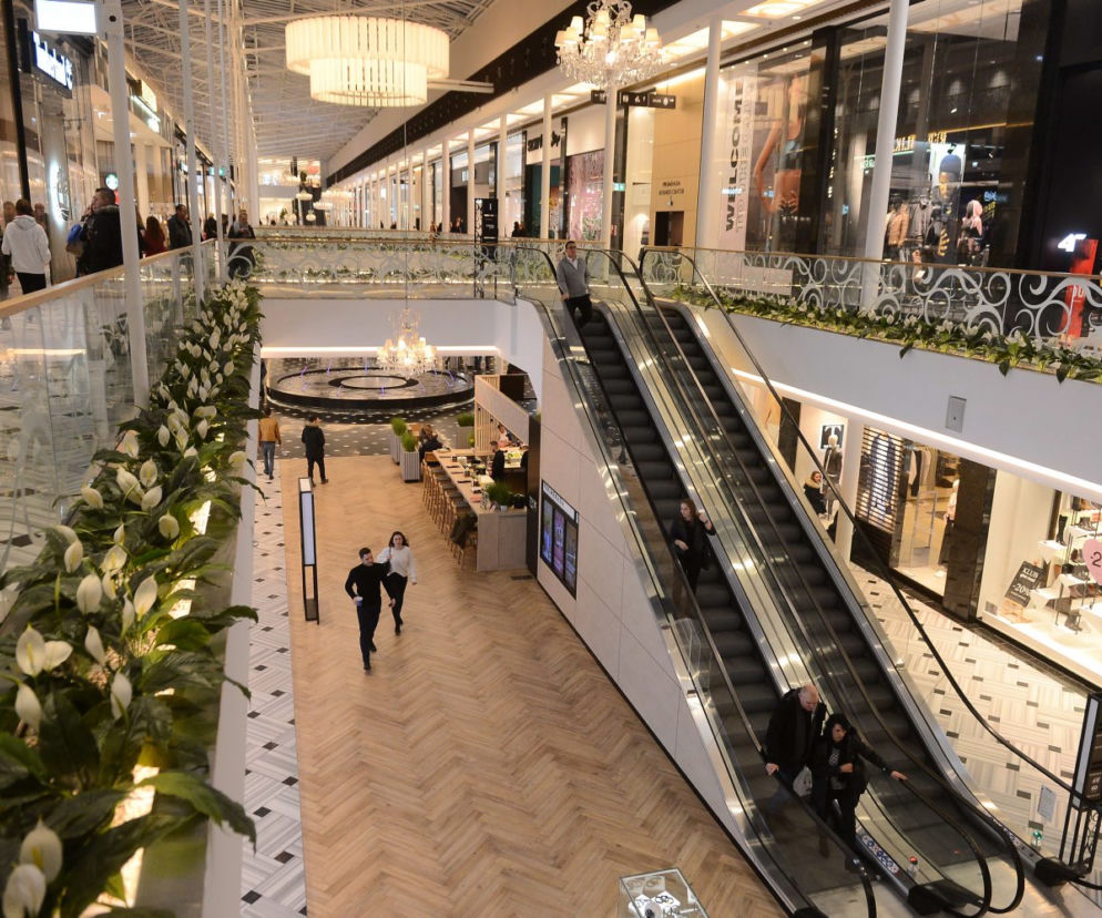Alarm bombowy w centrum handlowym Promenada 