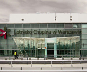 Ukrainiec zatrzymany na Okęciu. Miał przy sobie urządzenie do zagłuszania fal radiowych