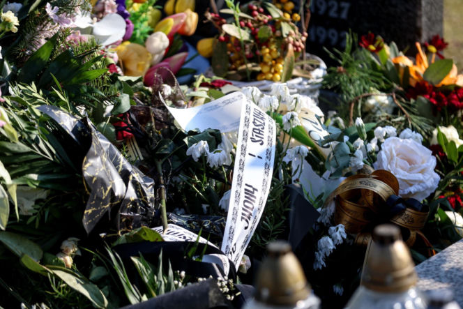 Tajemnicza śmierć i pogrzeb w sekrecie. Znany prokurator Jerzy Hop i jego syn nie żyją. Ostatnie pożegnanie