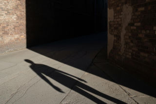 Brutalny rozbój na 90-latce we Wrocławiu. Jakiej kary się spodziewać?