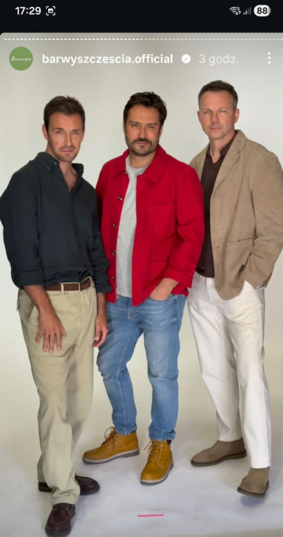 Barwy szczęścia nowy sezon sesja. Marcin Kodur (Oskar Stoczyński), Bruno (Lesław Żurek), Damian (Michał Lesień-Głowacki)