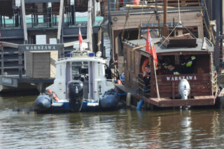 Akcja służb w centrum Warszawy. W Wiśle dryfowało ciało