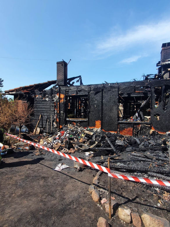 Pożar domu w Suchej pod Tucholą. Z budynku nic nie zostało [ZDJĘCIA]