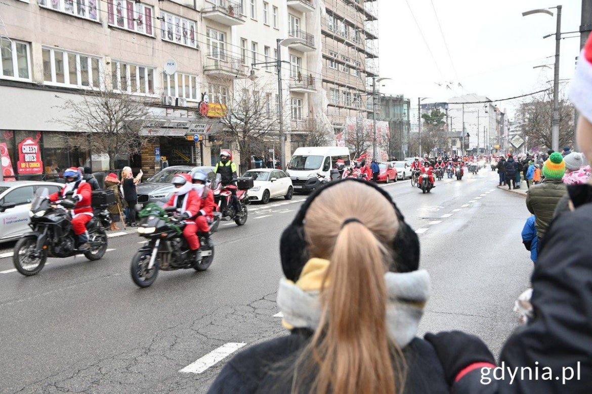 Mikołaje na Motocyklach 2024.  Barwna parada przejechała już po raz 22.