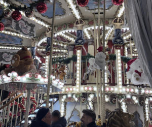 Biedroń i Śmiszek szukają prezentów pod choinkę,