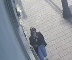 Atak na tle narodowościowym w Krakowie. Policja publikuje wizerunek poszukiwanej kobiety