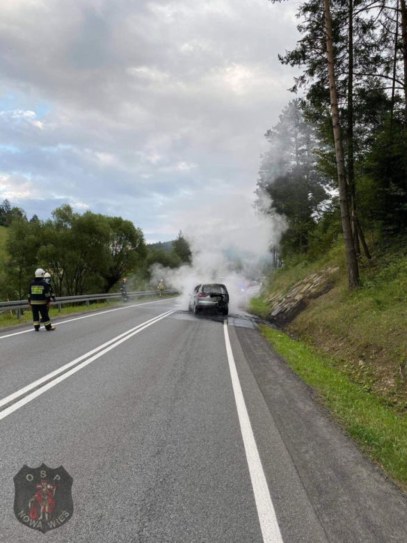Roztoka Wielka. Ford płonął jak pochodnia! Zostały z niego zgliszcza