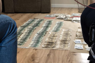 21-latek w Bydgoszczy wpadł. Niewiarygodne, co znalazła przy nim policja. Waga zwariowała