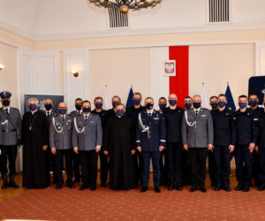 Nowi policjanci w woj. podlaskim. Ślubowanie złożyło 12 policjantów