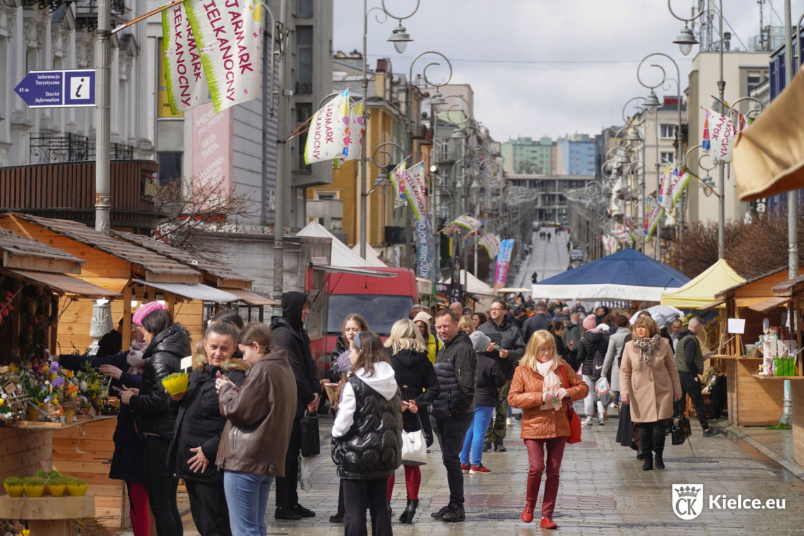 Jarmark Wielkanocny na ulicy Sienkiewicza i na Placu Artystów w Kielcach