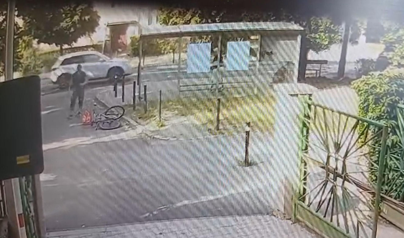 To on pobił niepełnosprawnego czekającego na autobus. Rozpoznajesz tego mężczyznę?