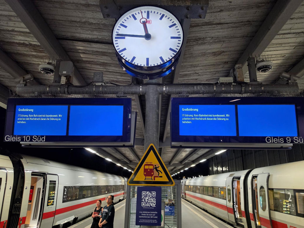 Niemcy/ Prezes Deutsche Bahn: ruch kolejowy stopniowo wraca do normy (opis) Awaria systemu łączności radiowej GSM-R wymusiła zatrzymanie wszystkich pociągów w całym kraju na czas ok. dwóch godzin