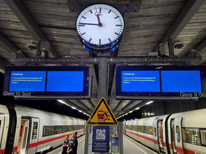 Niemcy/ Prezes Deutsche Bahn: ruch kolejowy stopniowo wraca do normy (opis) Awaria systemu łączności radiowej GSM-R wymusiła zatrzymanie wszystkich pociągów w całym kraju na czas ok. dwóch godzin