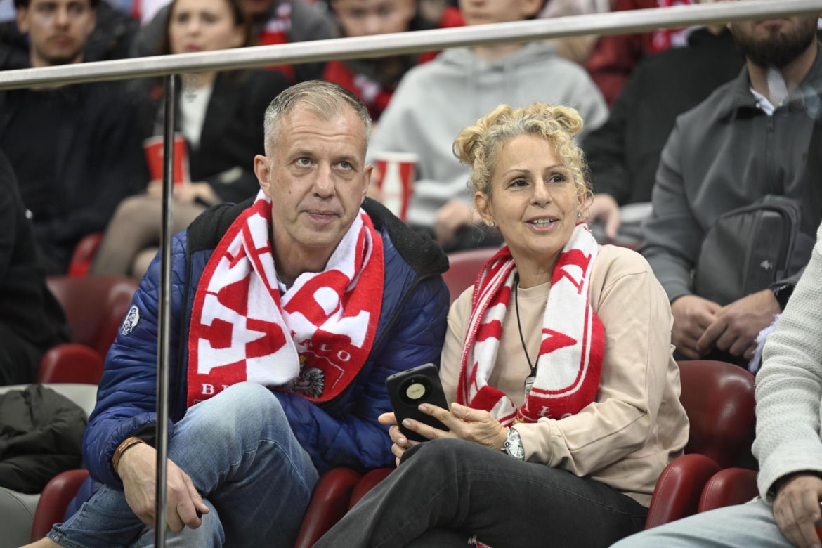 Tłumy kibiców na PGE Narodowym w Warszawie. Polska-Bośnia [ZDJĘCIA]