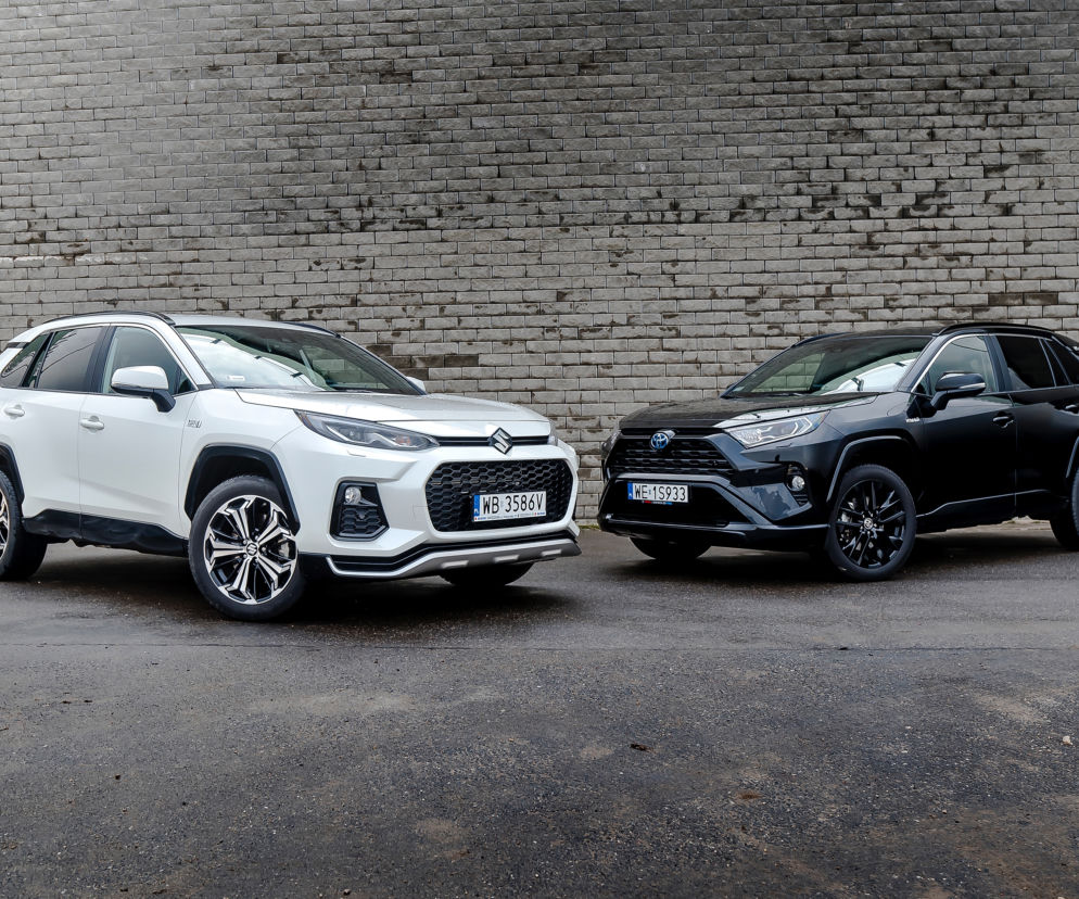 Suzuki Across Plug-in Hybrid i-AWD e-CVT Elegance & Toyota RAV4 Hybrid i-AWD e-CVT Black Edition by JBL