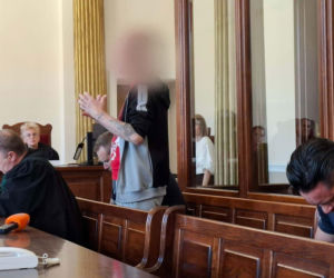 Zadał ofierze 17 ciosów. Ciało kobiety leżało, a Piotr wyprowadzał i karmił jej psa!
