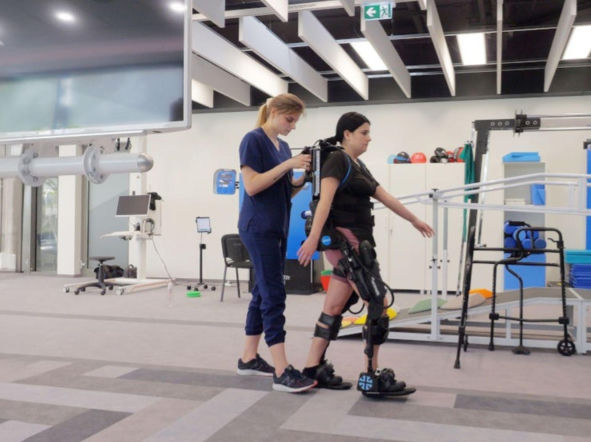 Ataksja Friedreicha zabiera mowę i sprawność. Joanna słyszała, że jest leniwa, dziś walczy o każdy krok