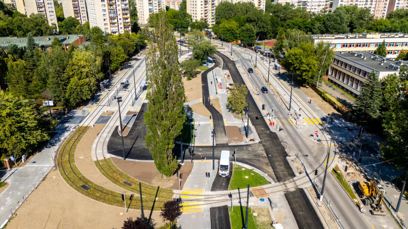 Tramwaj na Stegny w Warszawie w przeddzień otwarcia