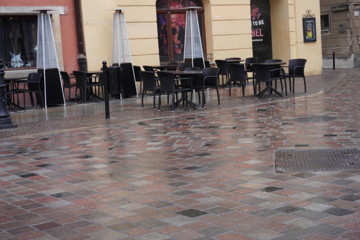 Ogródki wróciły na Stary Rynek w Poznaniu