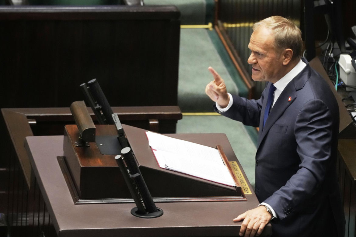 Iskrzy między Donaldem Tuskiem a Karolem Nawrockim