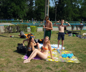 Na basenie dokrytym w Lesznie tłumy