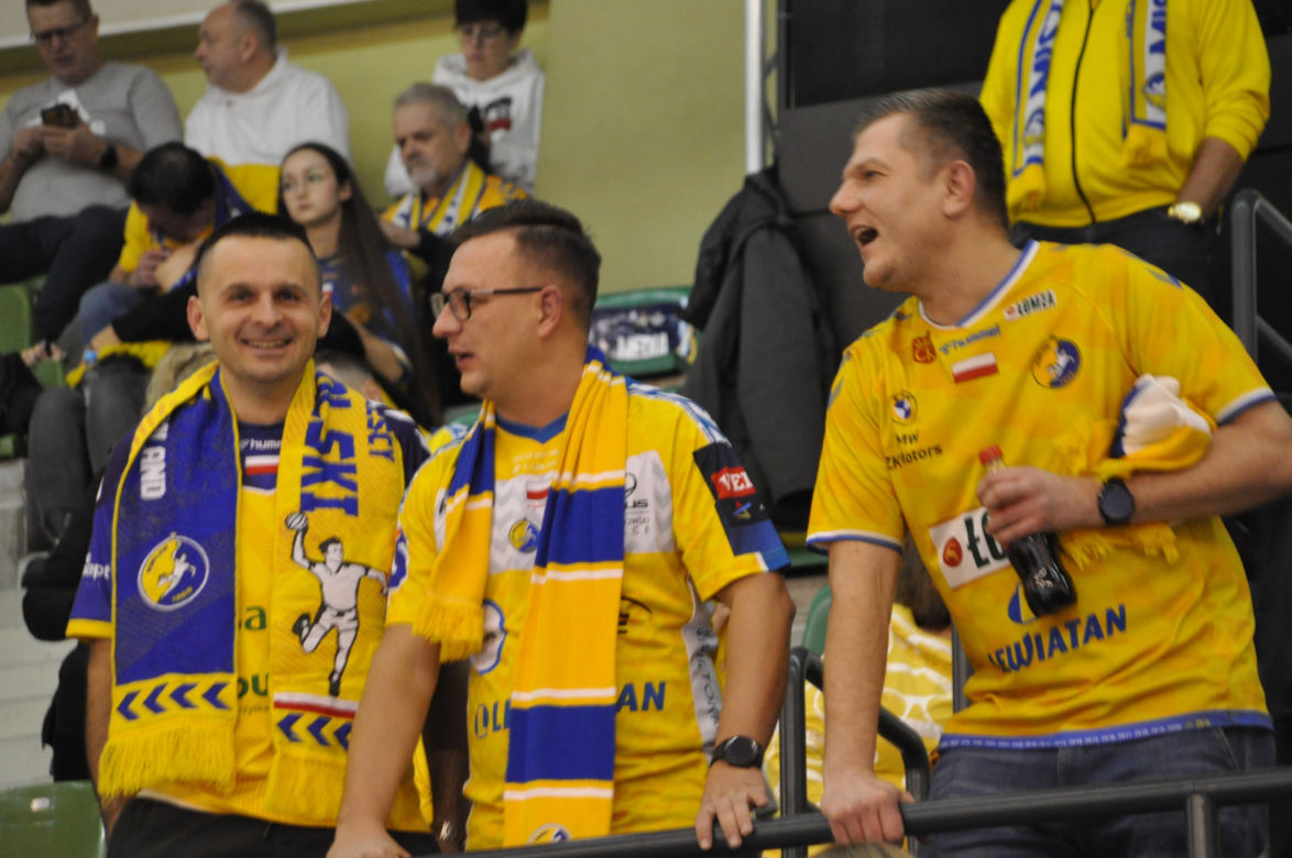Industria Kielce - Orlen Wisła Płock. Zdjęcia kibiców na trybunach