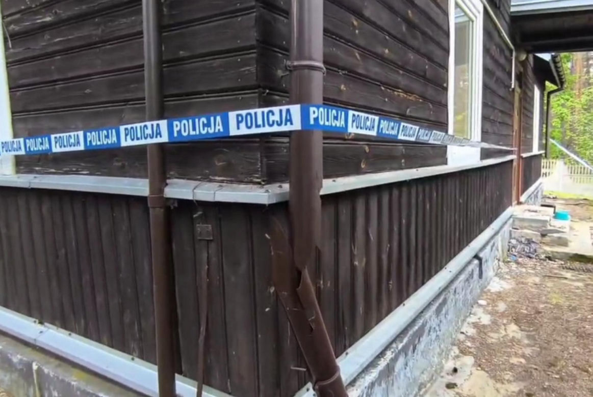 Celestynów. Nastolatkowie zdemolowali cudzy dom. Wyrzucili nawet telewizor przez okno [ZDJĘCIA]