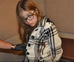 12-latka dźgnęła koleżankę, bo kazała jej postać z bajki. Jest na wolności!