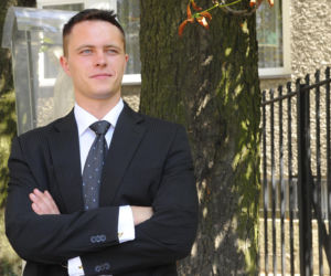Tomasz Schuchardt kiedyś i dziś. Aktor słynie z metamorfoz, bywa niemal nie do poznania