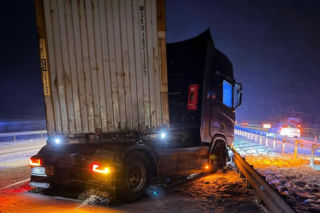 Paraliż na autostradzie A1. Kierowcy stoją w korkach po serii wypadków