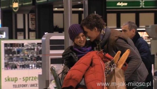 M jak MIŁOŚĆ odc. 994. Marcin (Mikołaj Roznerski), Agnieszka (Magdalena Walach)